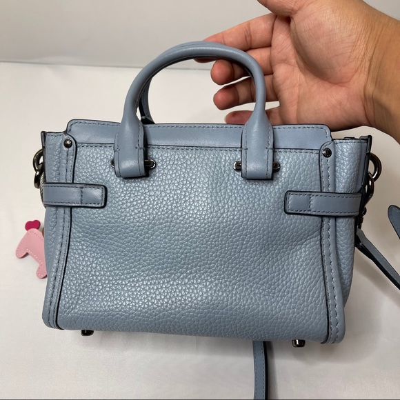 RARE COLOR!! COACH Swagger 21 Carryall Sat… - Picture 8 of 16